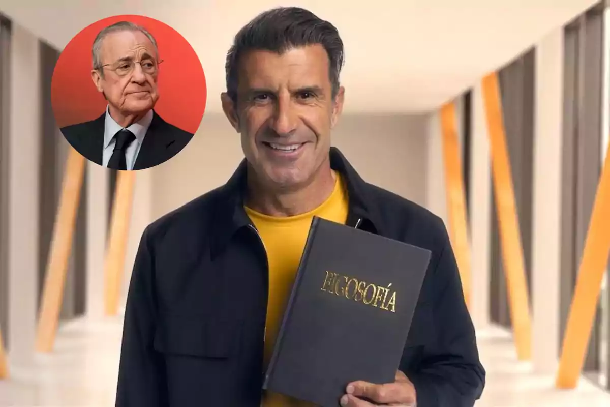 Hombre sonriente con cabello oscuro sostiene un libro negro con la palabra "Filosofía" en letras doradas mientras viste una camiseta amarilla y chaqueta oscura en un pasillo moderno con detalles naranjas, en la esquina superior izquierda aparece un recuadro circular con el retrato de un hombre mayor con gafas y traje oscuro sobre fondo rojo.