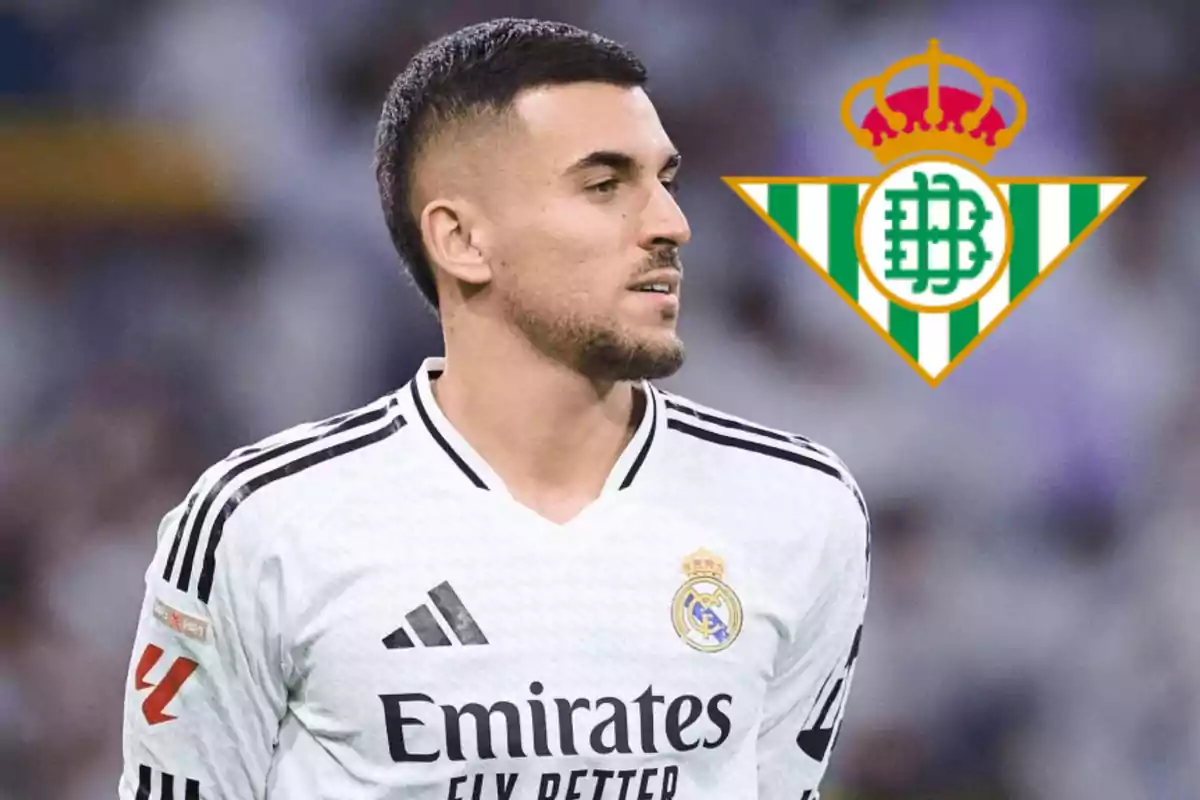 Futbolista con uniforme del Real Madrid y el escudo del Real Betis al fondo