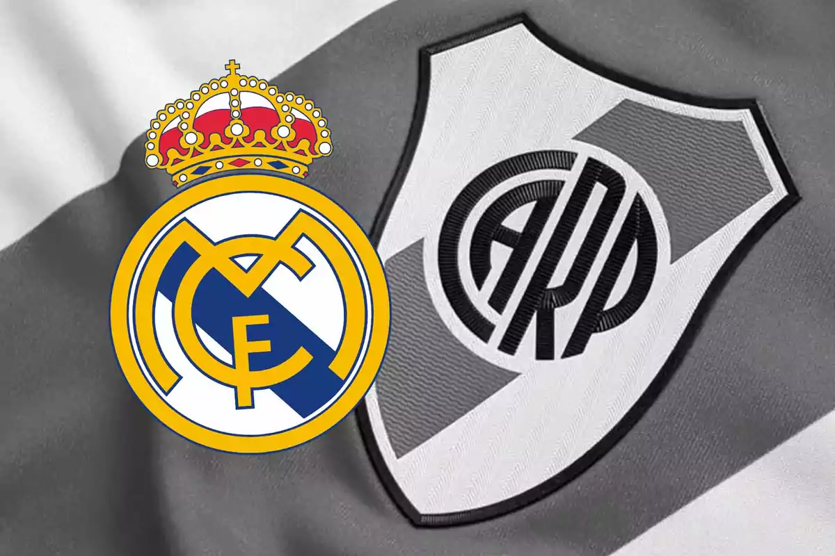 Escudos de los equipos de fútbol Real Madrid y River Plate sobre una bandera en blanco y negro