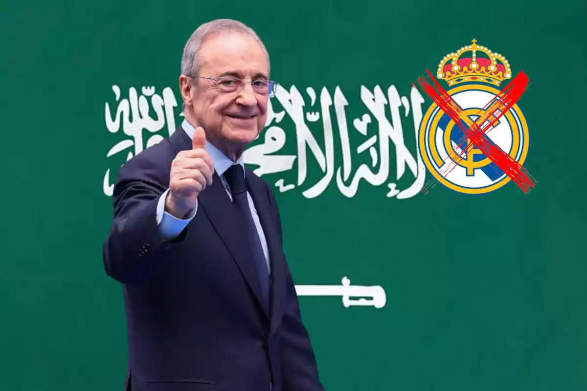 Hombre de traje haciendo señal de pulgar arriba frente a una bandera verde con letras árabes y un escudo de fútbol tachado en rojo