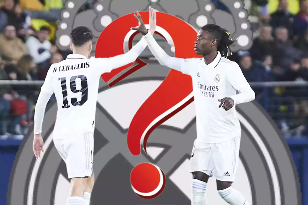 Dos jugadores del Real Madrid chocan las manos frente a un fondo con el escudo del club y un gran signo de interrogación rojo.