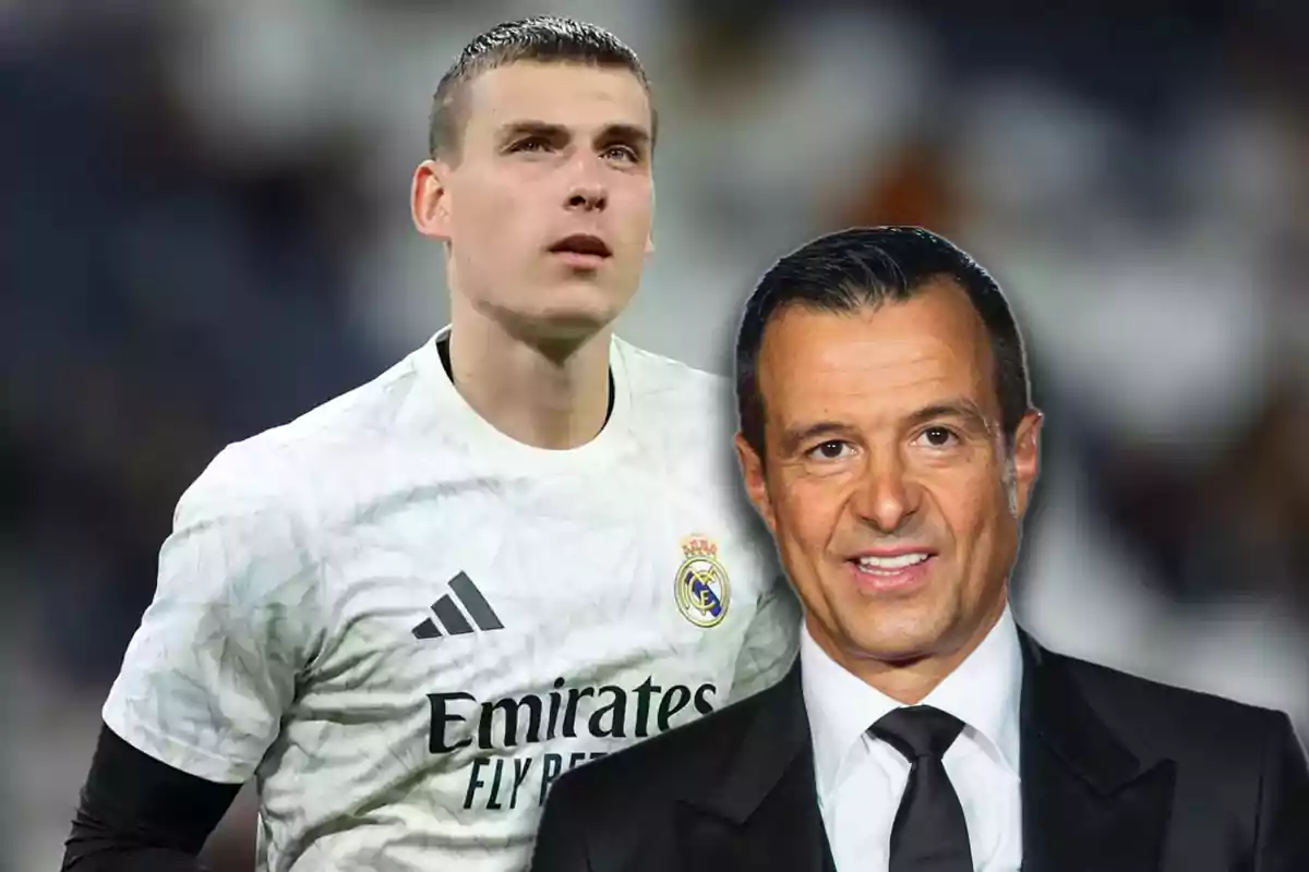 Un portero con el uniforme del Real Madrid aparece al fondo mientras un hombre con traje y corbata está en primer plano ambos mirando hacia el frente