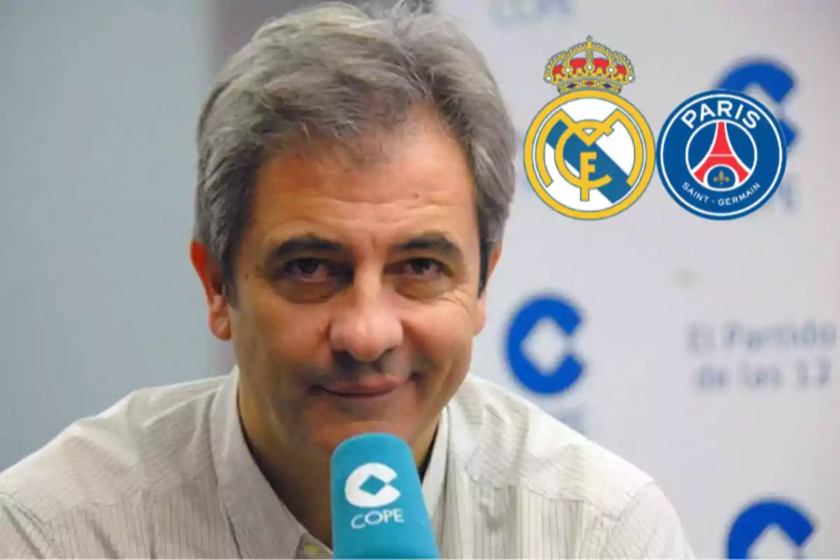 Hombre con micrófono de la cadena COPE y los escudos de Real Madrid y PSG al fondo