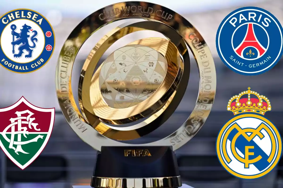 Trofeo del Mundial de Clubes de la FIFA en el centro con los escudos de Chelsea, PSG, Fluminense y Real Madrid alrededor