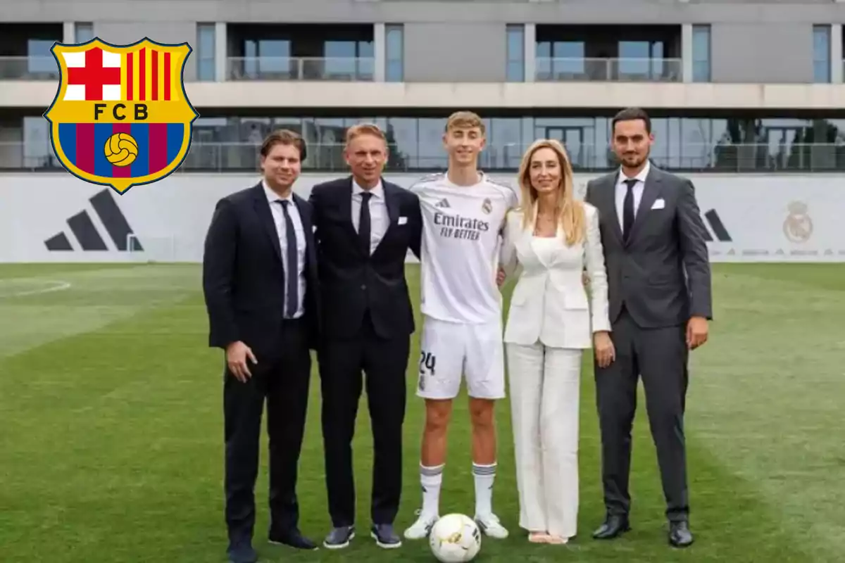 Five people pose on a soccer field, one of them wearing a Real Madrid uniform, and the FC Barcelona crest appears in the top left corner.