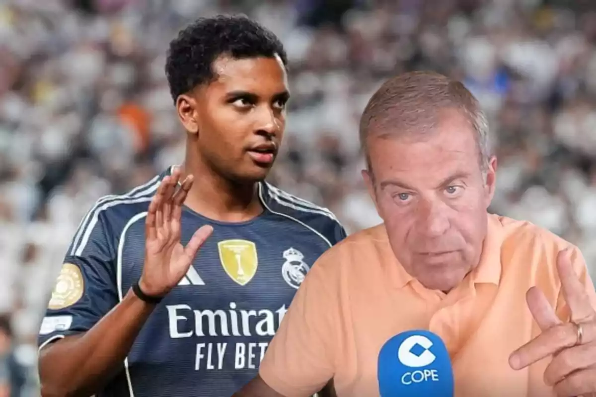 Un futbolista con uniforme del Real Madrid al fondo y un hombre con micrófono de la cadena COPE en primer plano