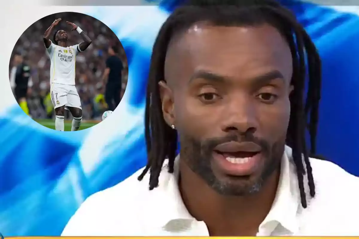 Un hombre con rastas habla en un programa de televisión y en la esquina superior izquierda aparece una imagen circular de un futbolista celebrando en la cancha.