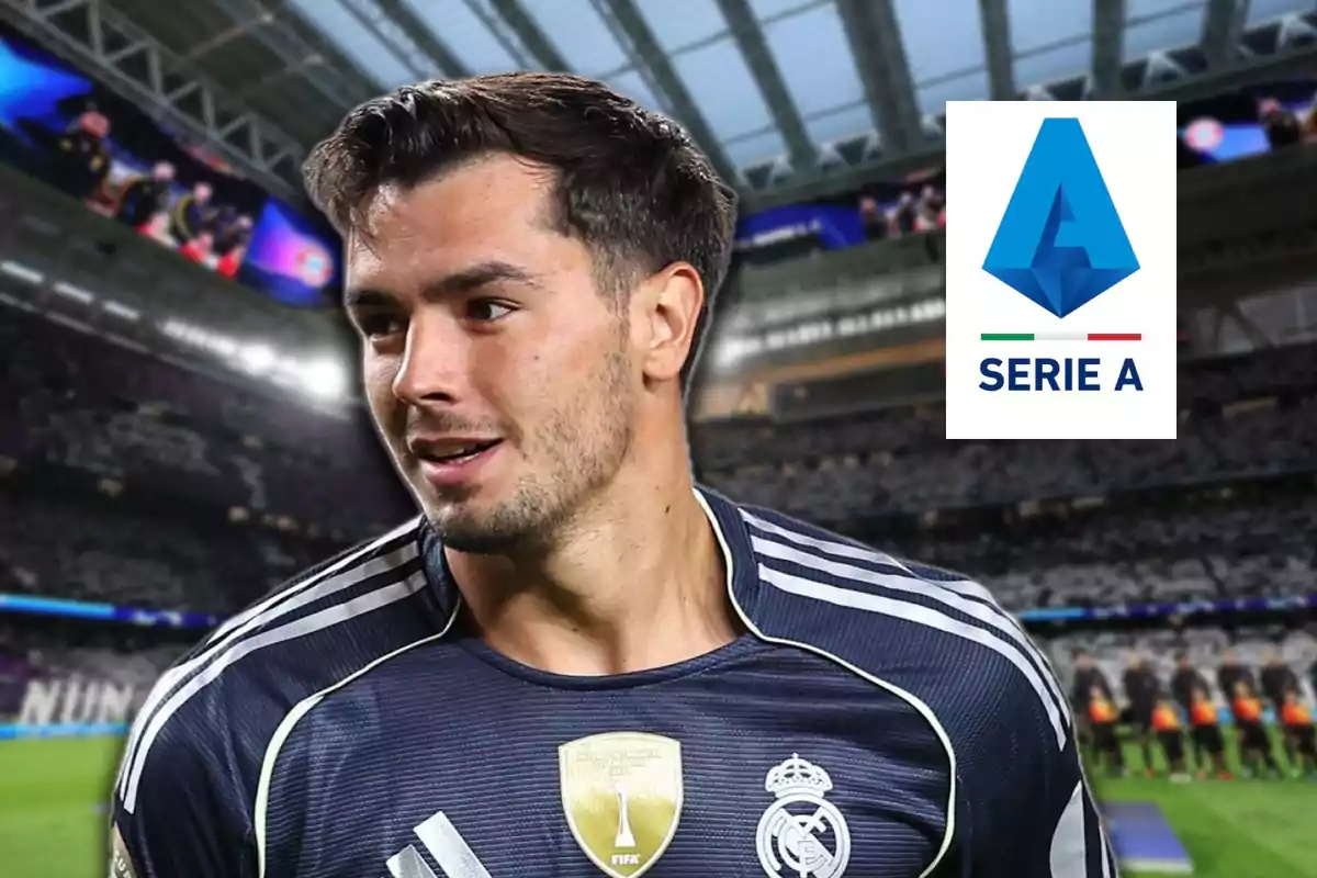 Futbolista con uniforme del Real Madrid en un estadio con el logo de la Serie A al fondo