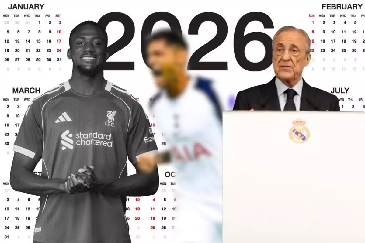 Un futbolista del Liverpool sonríe en primer plano, al fondo aparece un calendario del año 2026, un jugador desenfocado y un hombre mayor con traje detrás de un podio con el escudo del Real Madrid.