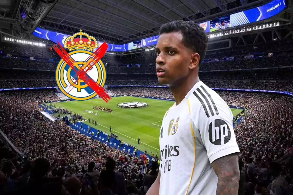 Futbolista con uniforme blanco en un estadio lleno y el escudo del Real Madrid tachado en el fondo