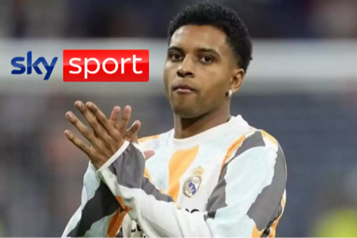 Real Madrid footballer applauding with the Sky Sport logo in the top left corner