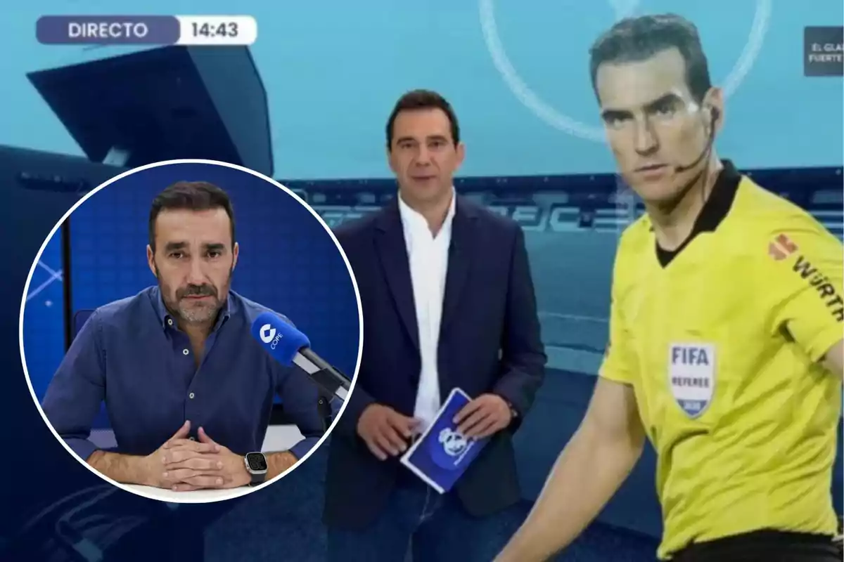 Un presentador de televisión de pie en un estudio deportivo junto a la imagen de un árbitro de fútbol con uniforme amarillo y un recuadro circular mostrando a un hombre con camisa azul sentado frente a un micrófono