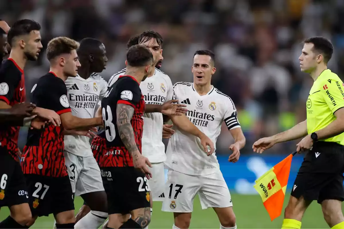 La reacción de Vinicius a la 'pelea' de Asencio y Maffeo al final del  partido