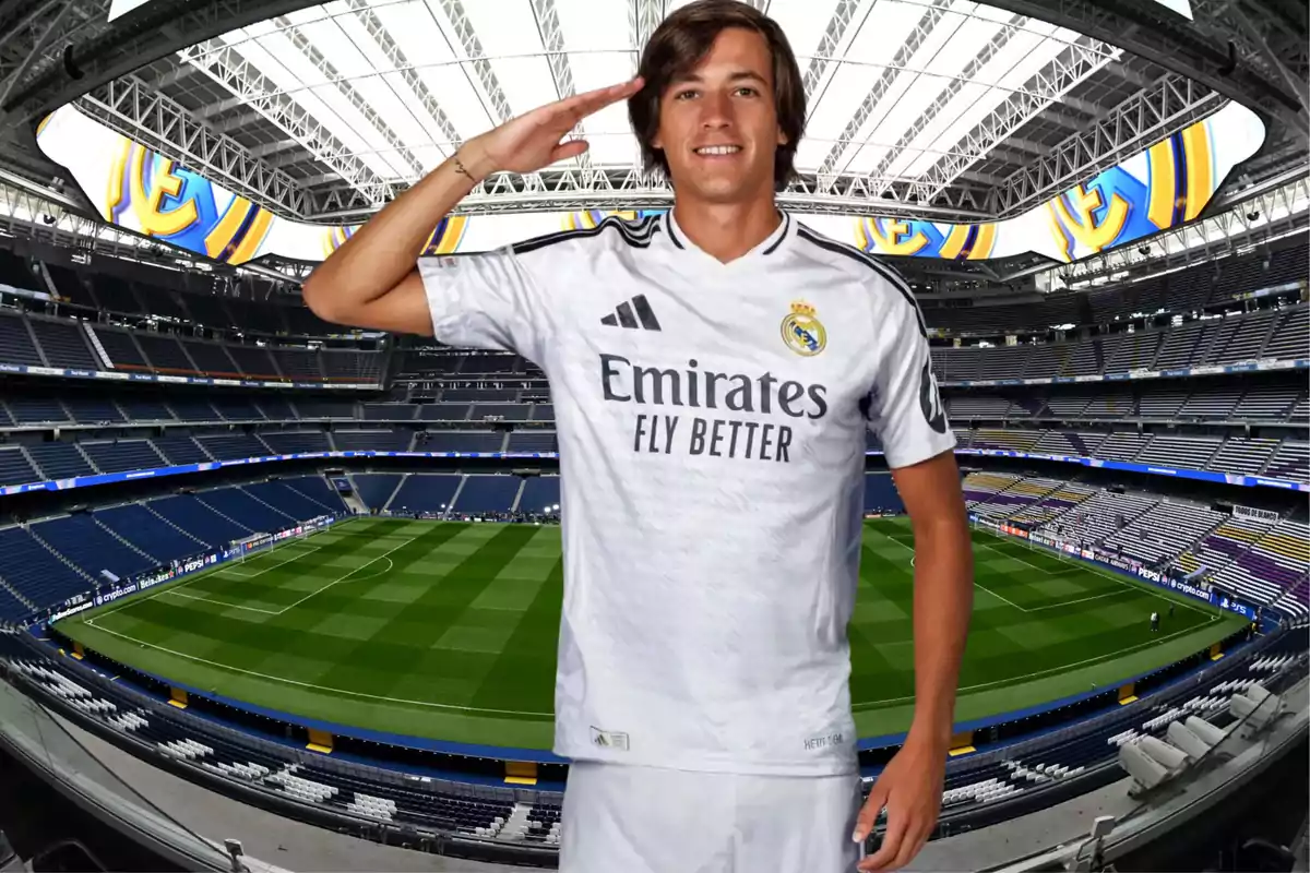 Real Madrid player saluting with a hand on his forehead inside Santiago Bernabéu stadium Real Madrid player saluting with a hand on his forehead inside Santiago Bernabéu stadium
