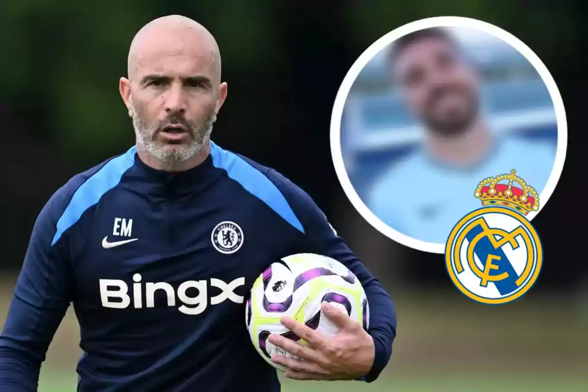 Entrenador del Chelsea sosteniendo un balón con un círculo que muestra un rostro borroso y el escudo del Real Madrid