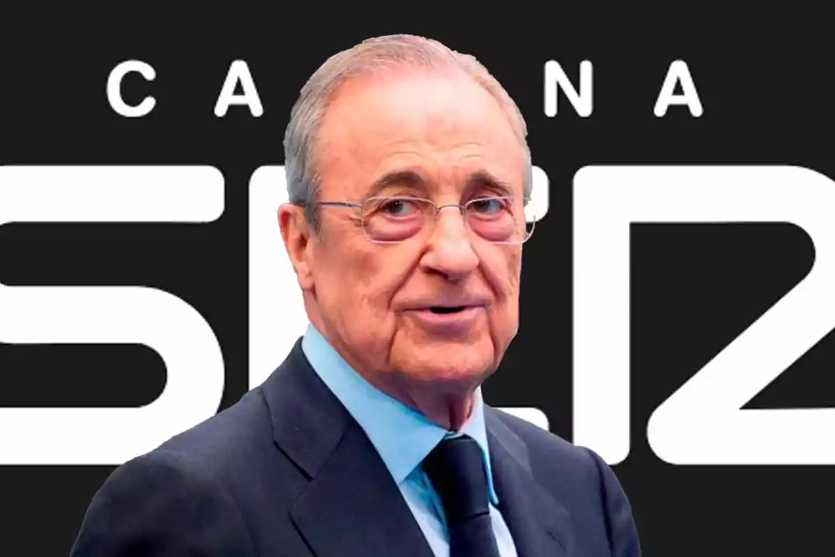 An older man with glasses and a dark suit in front of a background with the Cadena SER logo.