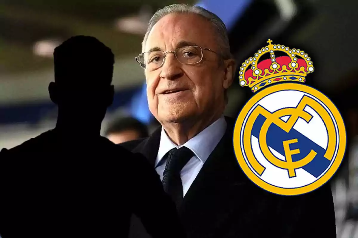 Un hombre mayor con gafas y traje junto a una silueta negra y el escudo del Real Madrid.