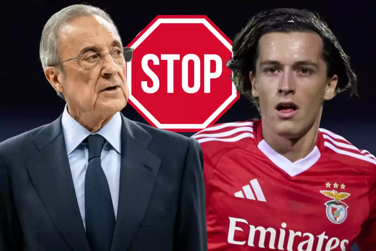Un hombre mayor con traje y un joven con camiseta de fútbol roja aparecen frente a una señal de stop.