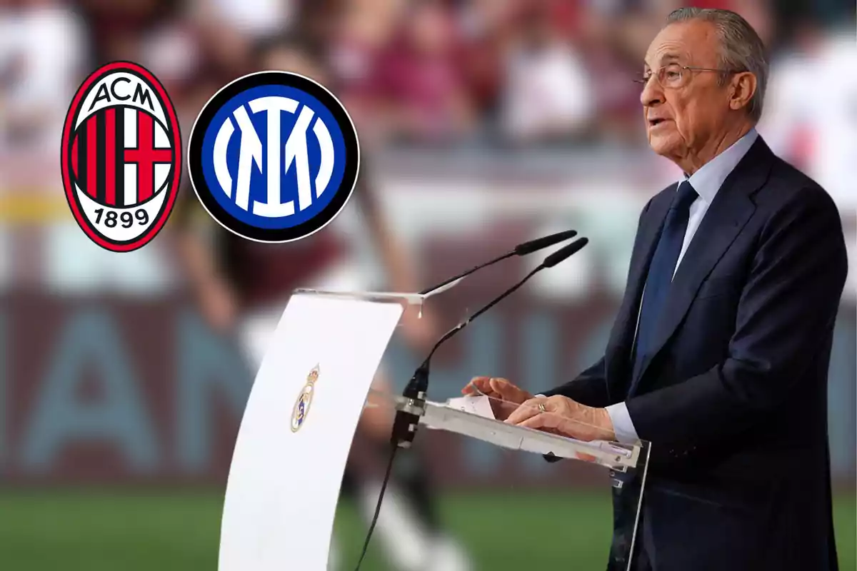 Un hombre de traje habla en un podio con los logotipos del AC Milan y el Inter de Milán en el fondo.