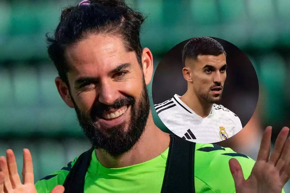 Un hombre sonriente con barba y cabello recogido en primer plano y un jugador de fútbol en uniforme blanco en un círculo superpuesto.