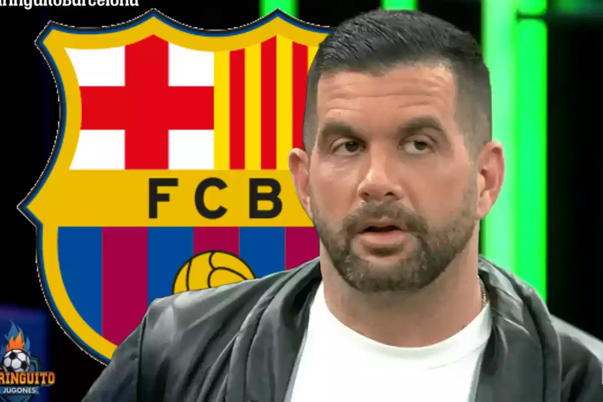 Bearded man in front of the FC Barcelona crest on a television show.