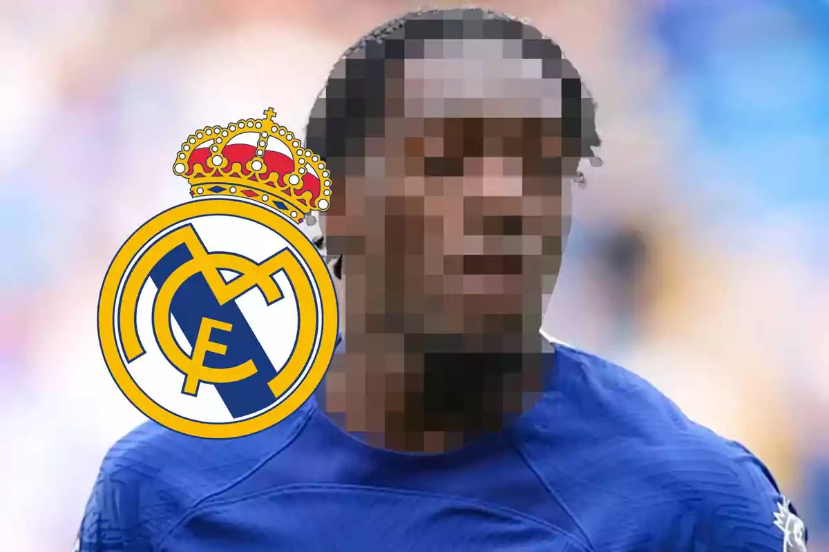 Jugador de fútbol con la cara pixelada y el escudo del Real Madrid superpuesto.