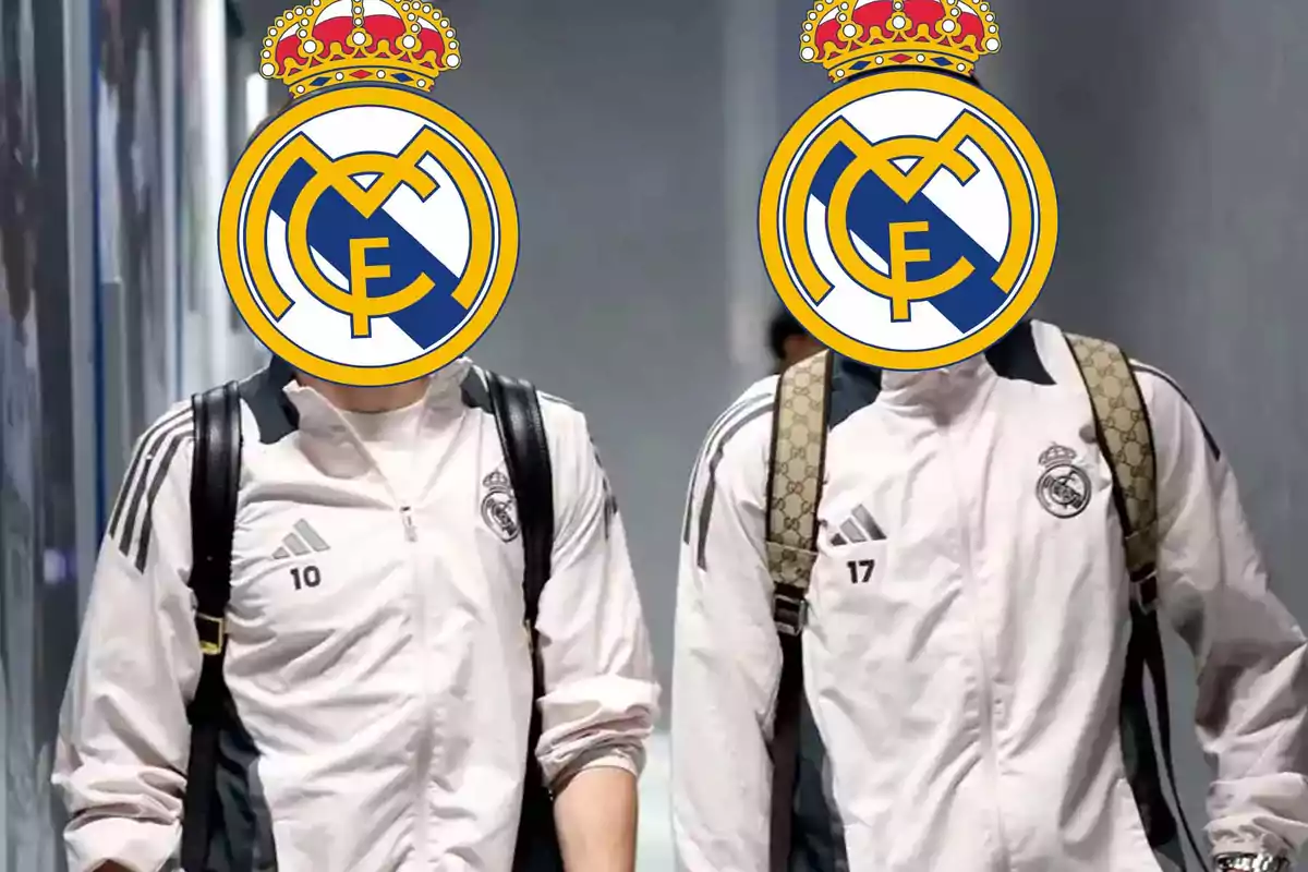 Dos personas con chaquetas del Real Madrid y mochilas, con el logo del equipo cubriendo sus rostros.