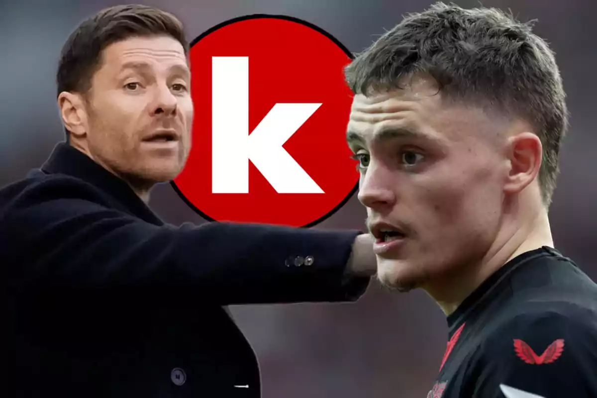 Dos personas en una conversación con un fondo que tiene un círculo rojo y una letra "k" blanca.