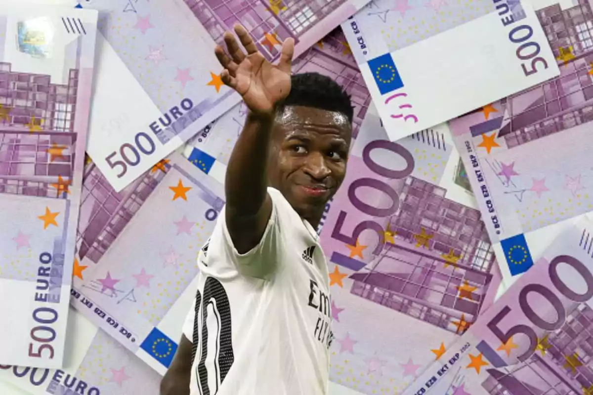 Un jugador de fútbol saludando con billetes de 500 euros de fondo.