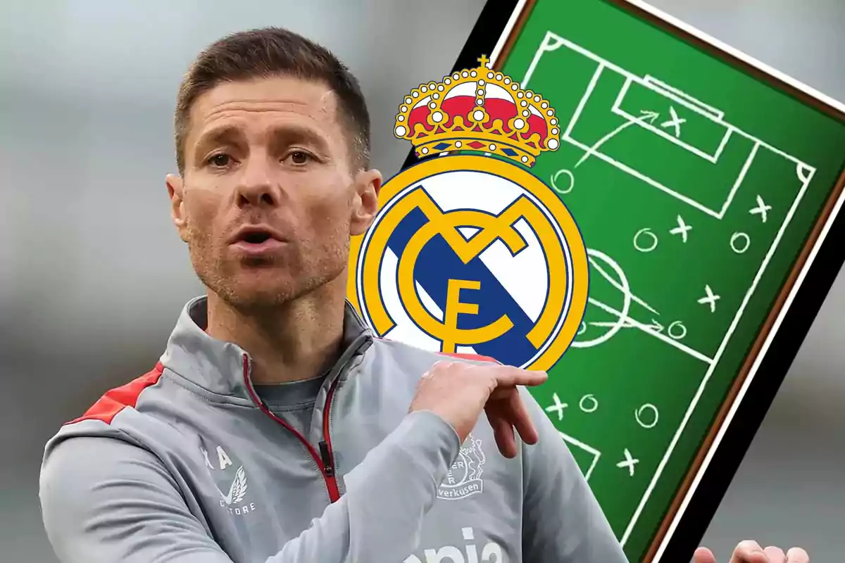 Un hombre con ropa deportiva gesticula frente a un fondo que muestra un tablero de estrategia de fútbol y el escudo del Real Madrid.