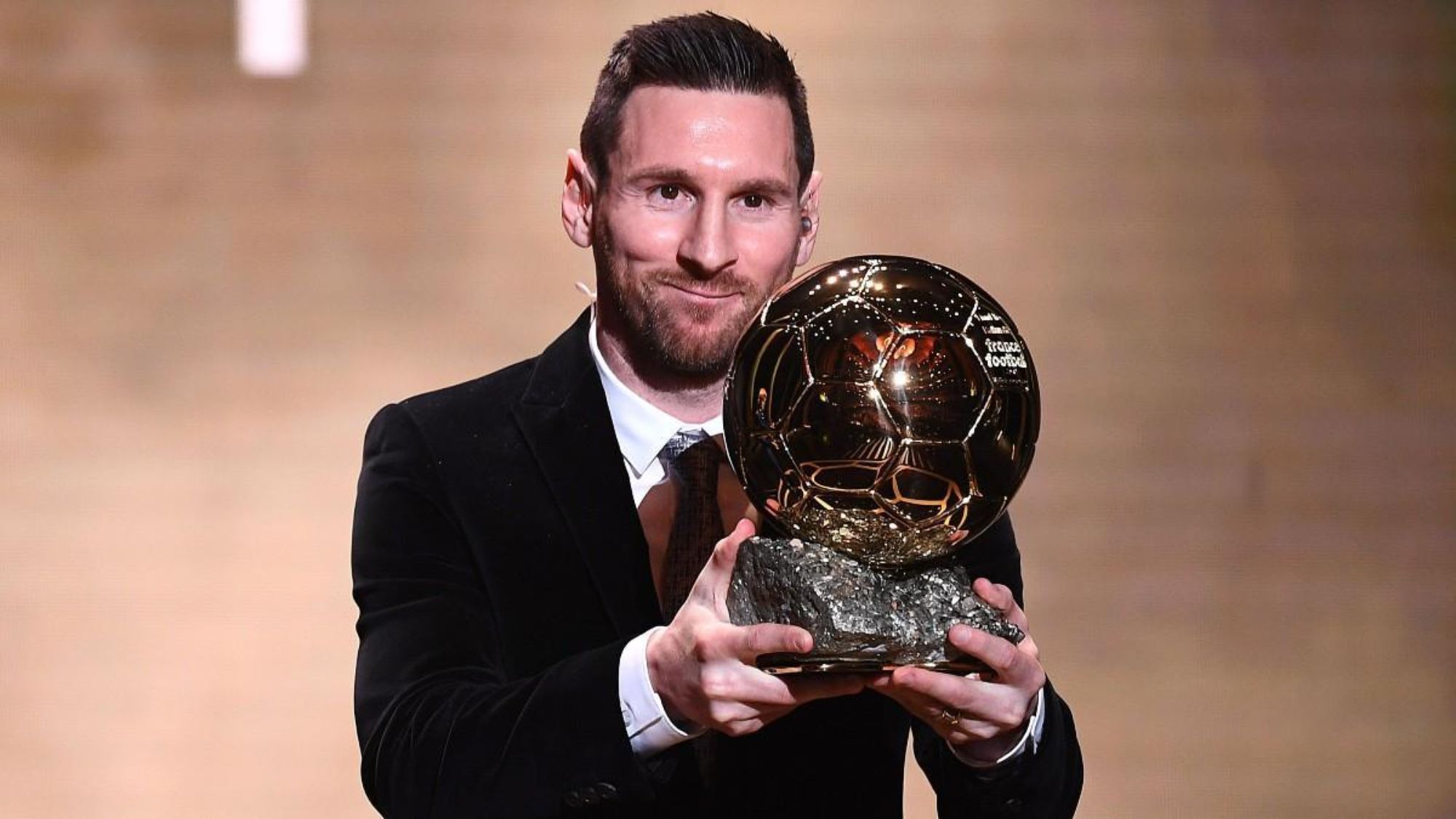 Cuánto cuesta el Balón de Oro que poseen Messi y Cristiano Ronaldo?