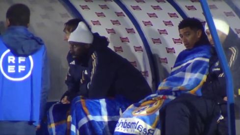 Real Madrid: Jude Bellingham regala su manta a recogepelotas que temblaba  de frío