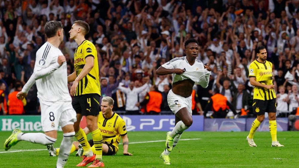 Vinicius, este martes, celebrando uno de sus goles al Borussia.