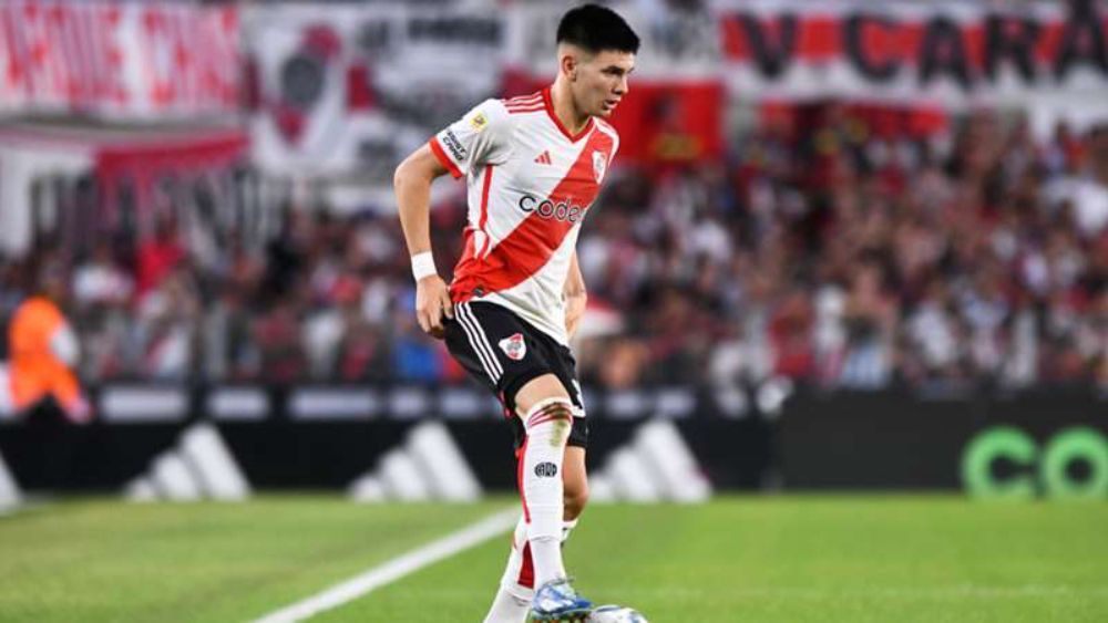 Franco Mastantuono, en un partido con River Plate.